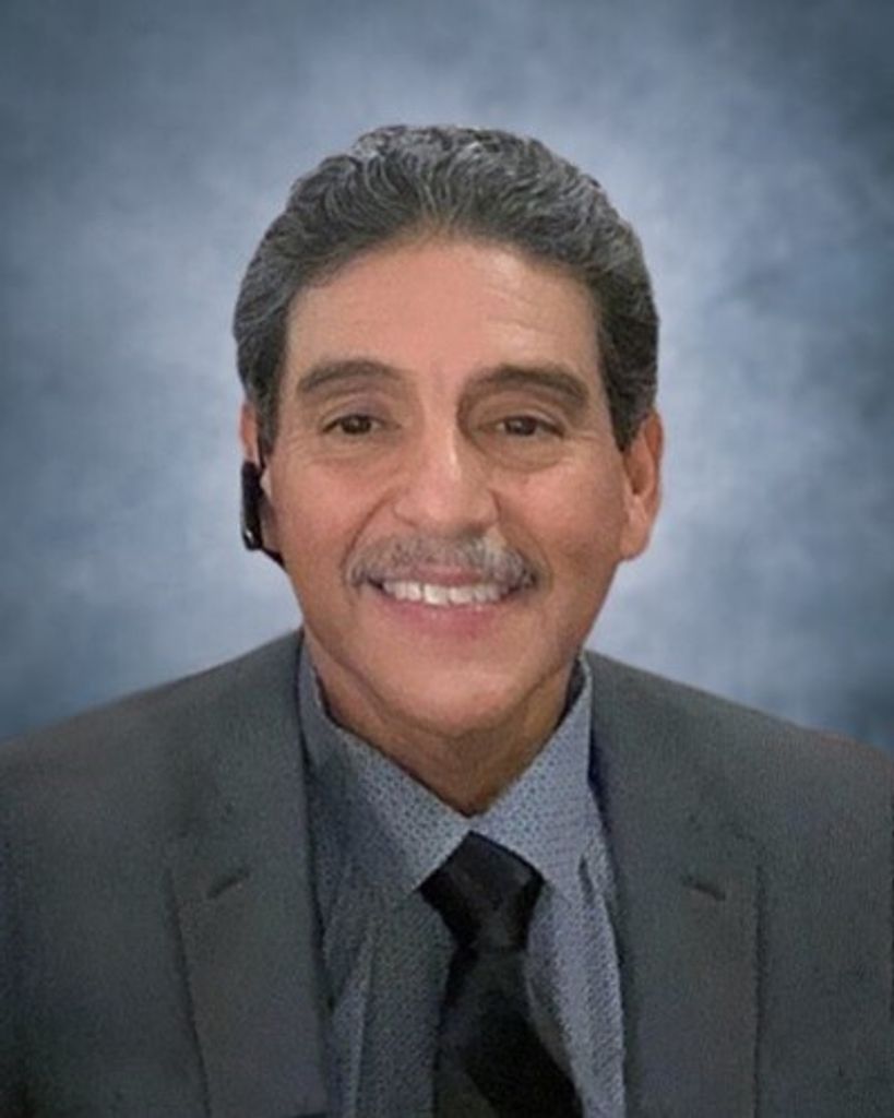 Arturo Luna Profile Photo