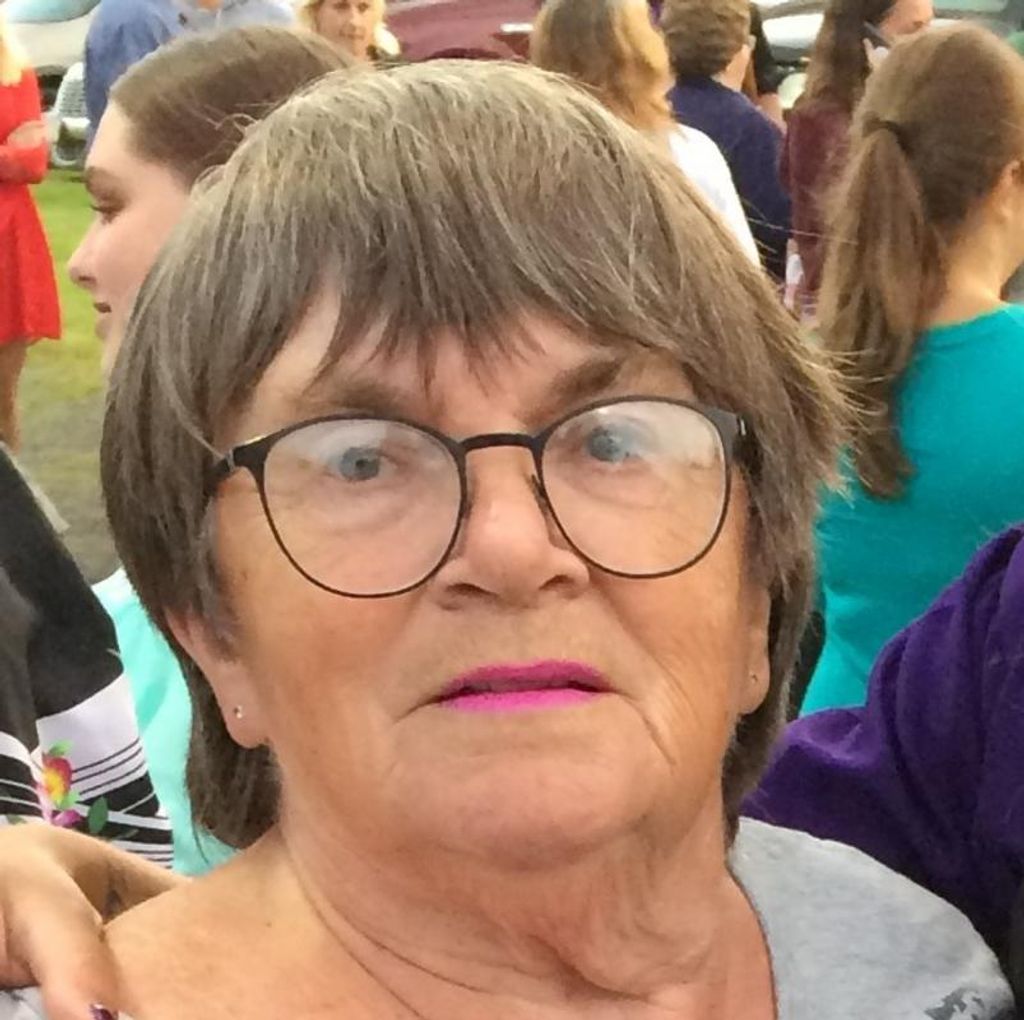 Carolyn J Dorval Profile Photo