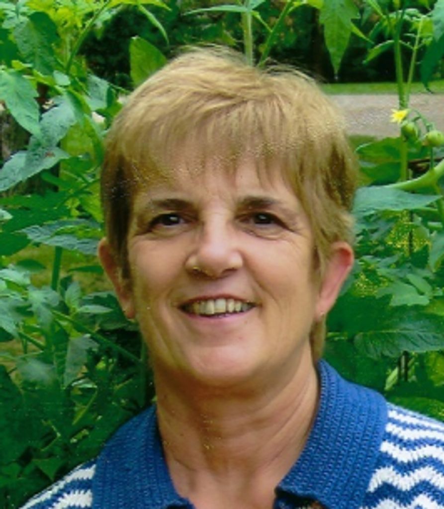 Joan  Louise (Squire)  Thomas Profile Photo