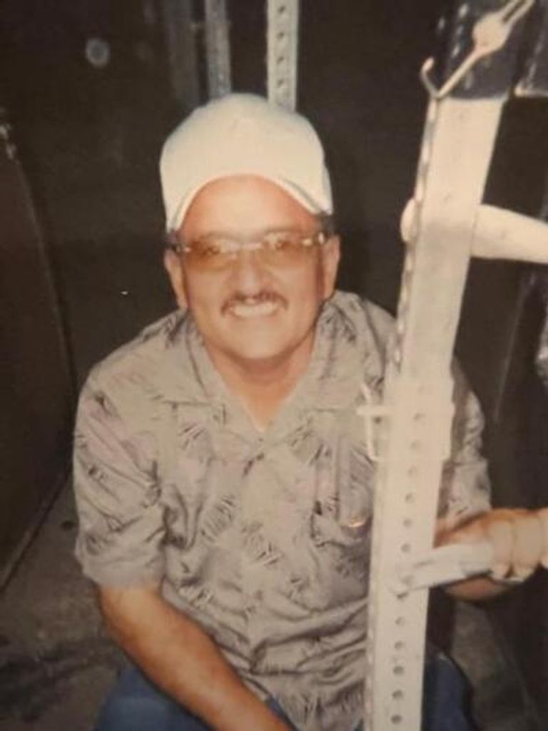 Robert Perez Profile Photo