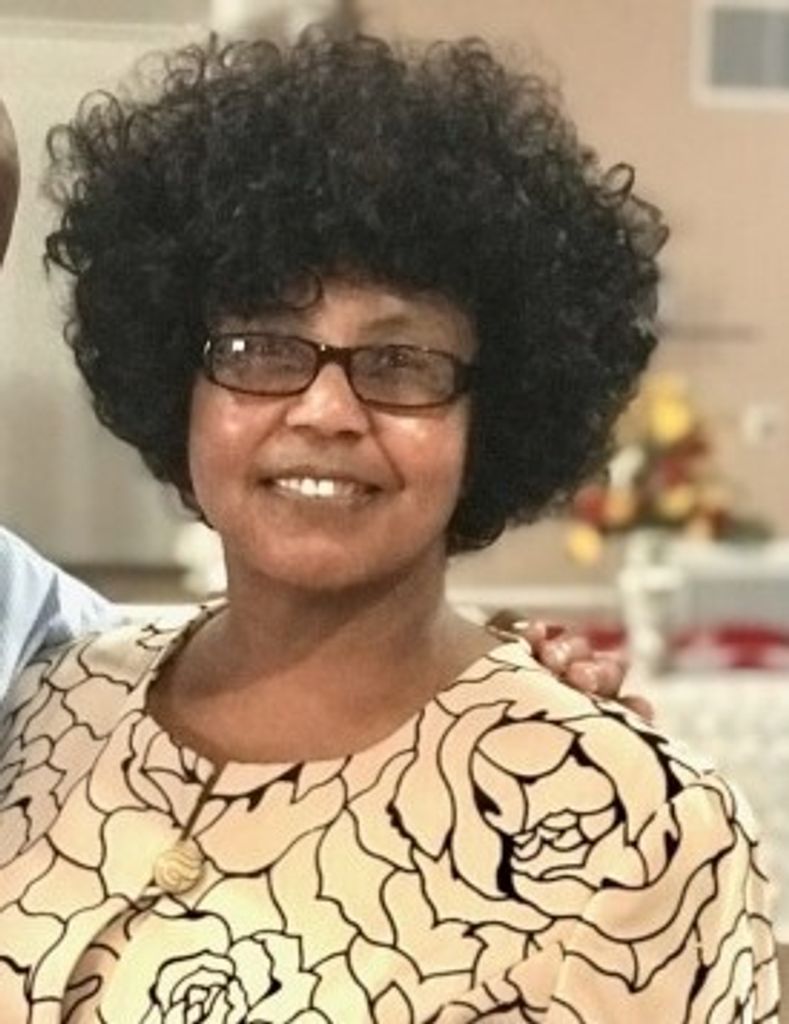 Ms Eva Warren Profile Photo