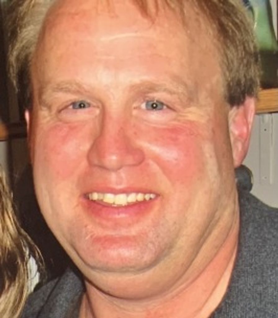 Daniel Kuhr Profile Photo
