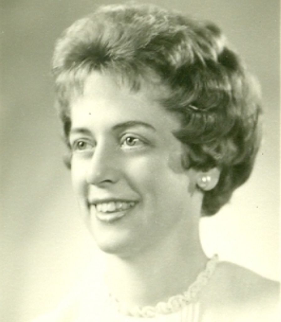 Mary Oliver Profile Photo