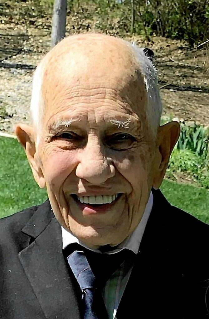 Paul Nevin Hutchens Profile Photo