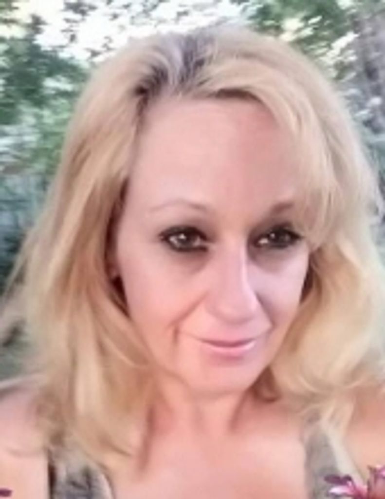 Lisa  Elaine  Greenway