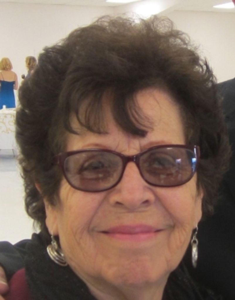 Flora Antunes Profile Photo