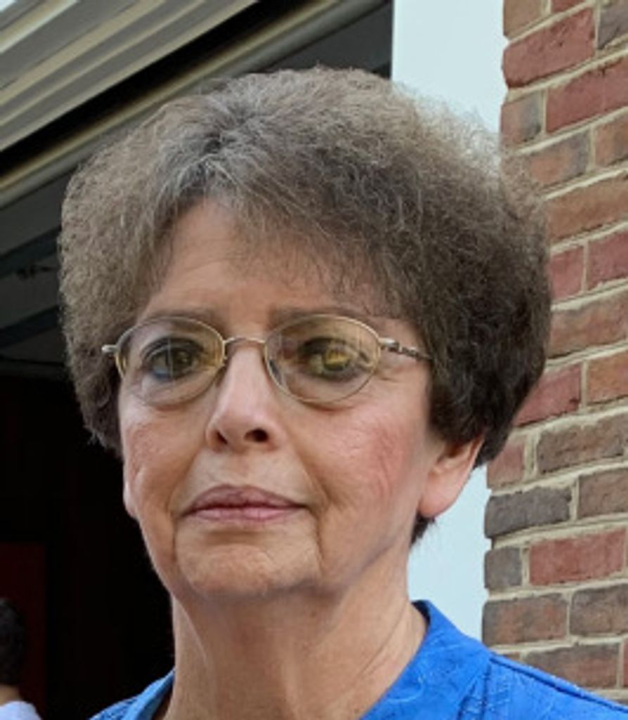 Elaine Helms Carter