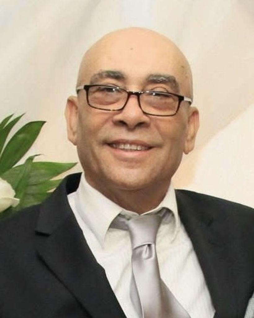 Rogelio Flores