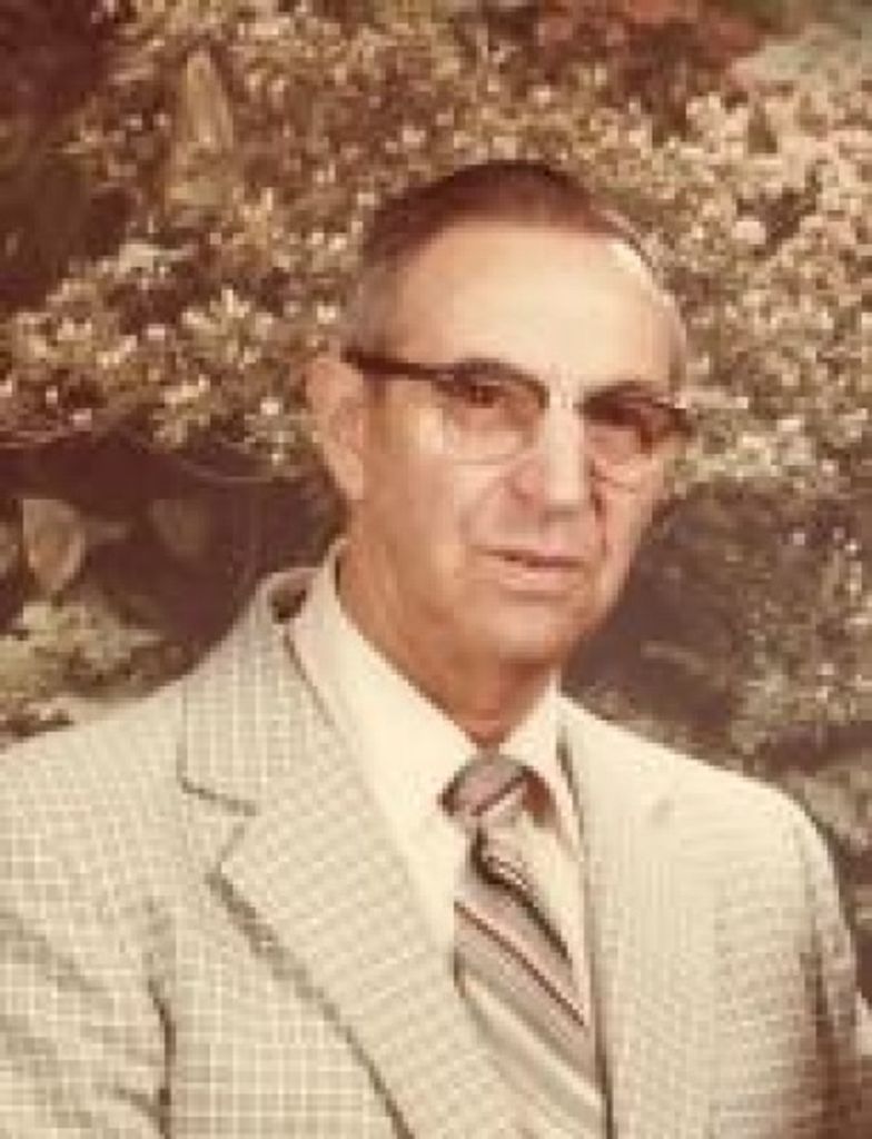 Leon Alexander Profile Photo