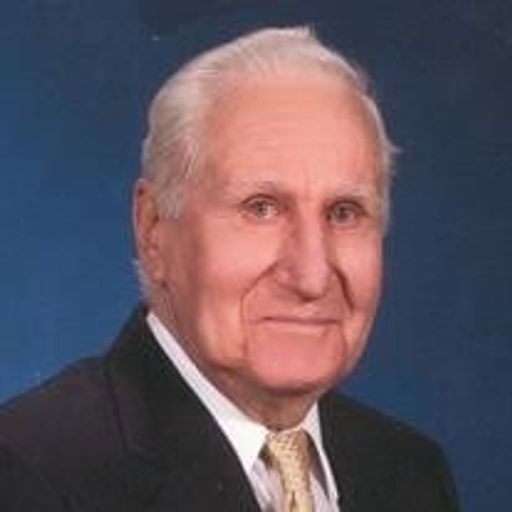 Roman Leuschen Profile Photo