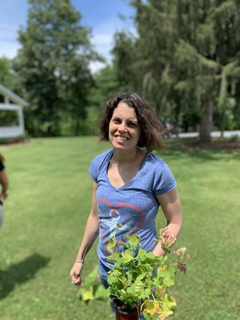 Alexandra Elizabeth Demello Profile Photo