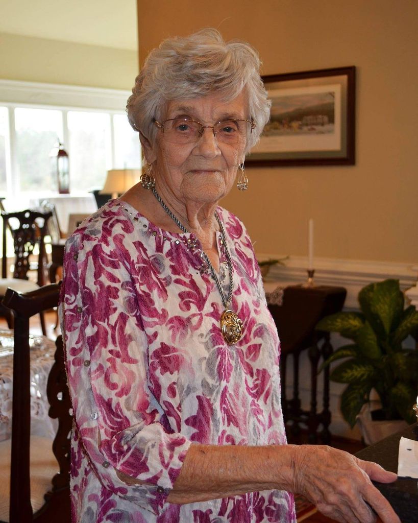 Louisa Margarita "Margie" Hoege Stone