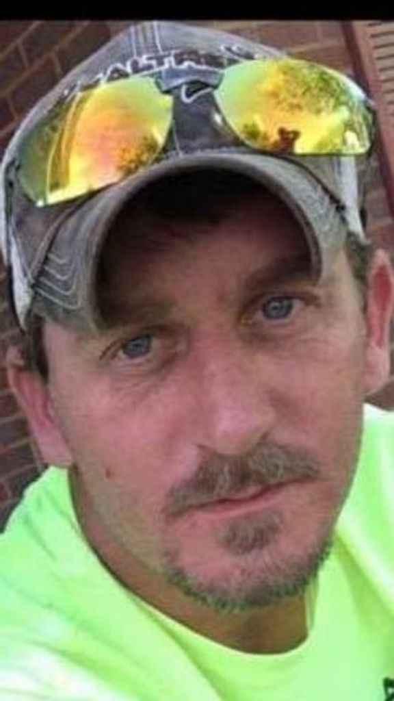 James 'Jay' Robert Kinnison Profile Photo