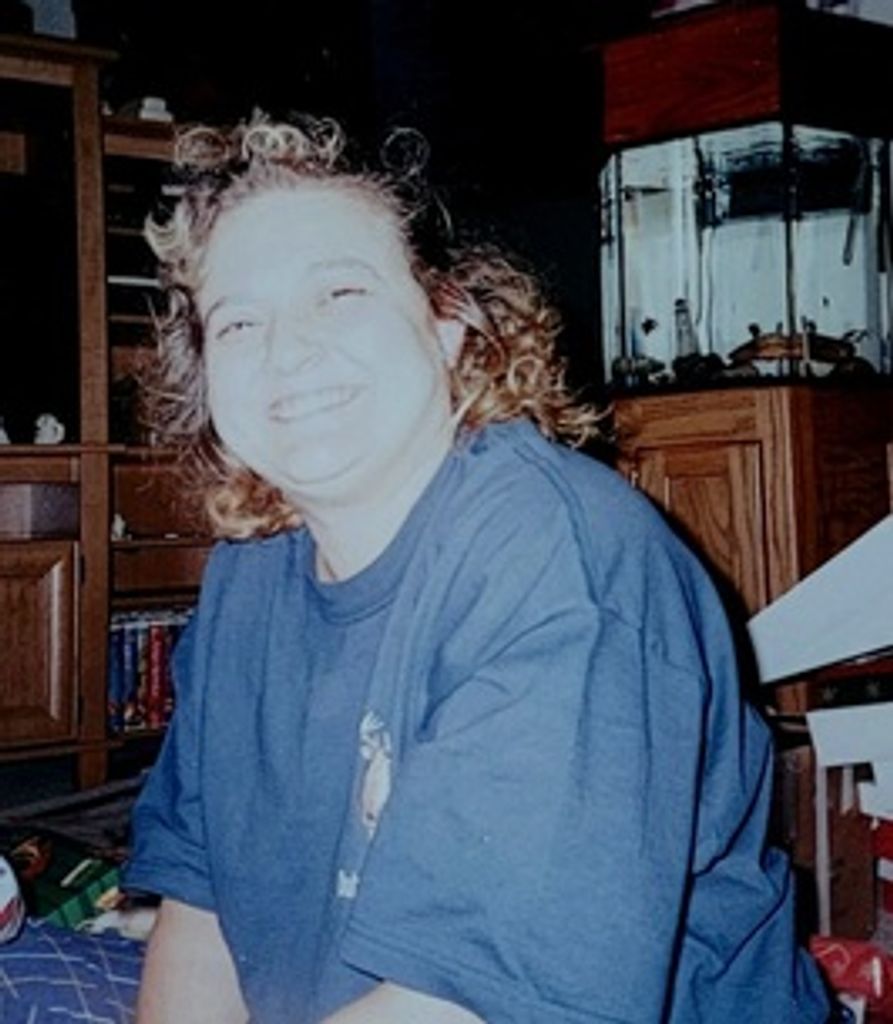 Julie Lewis Profile Photo