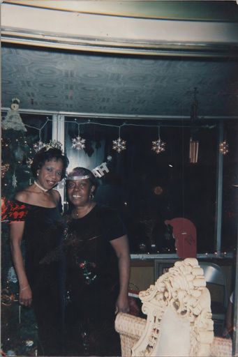 Gloria Jean Glover photo gallery thumbnail 4 of 19