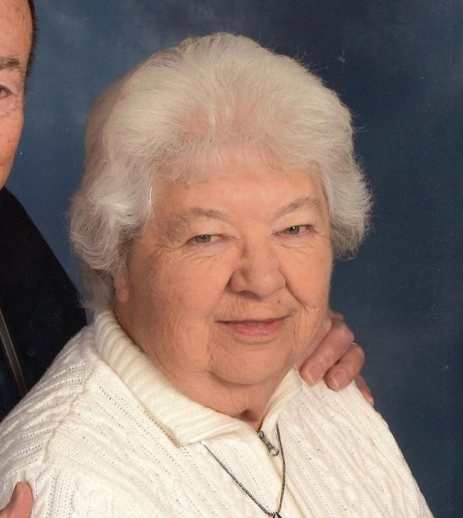 Lois Neuhaus Profile Photo