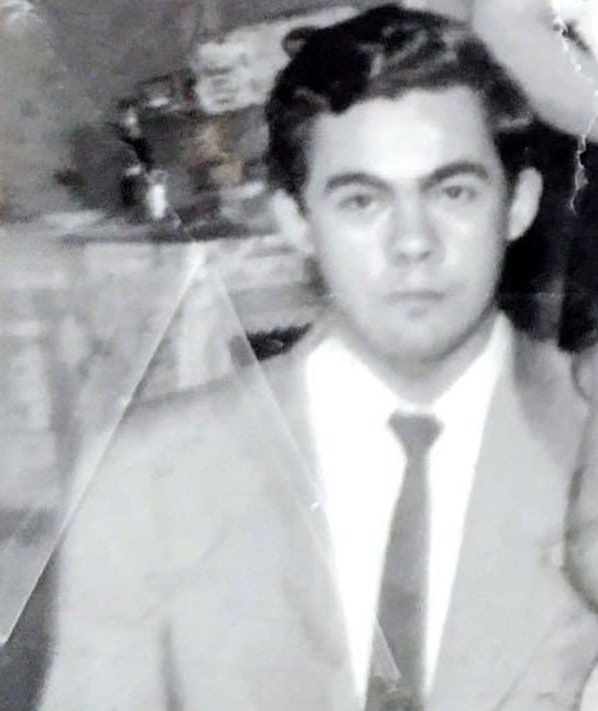 Julio Flores Profile Photo