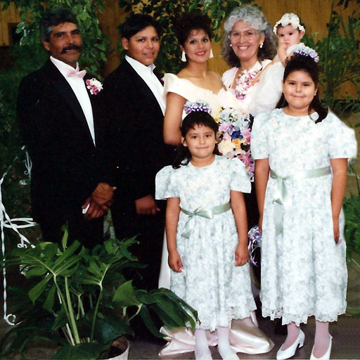 Yolanda C. Gonzalez photo gallery thumbnail 116 of 357