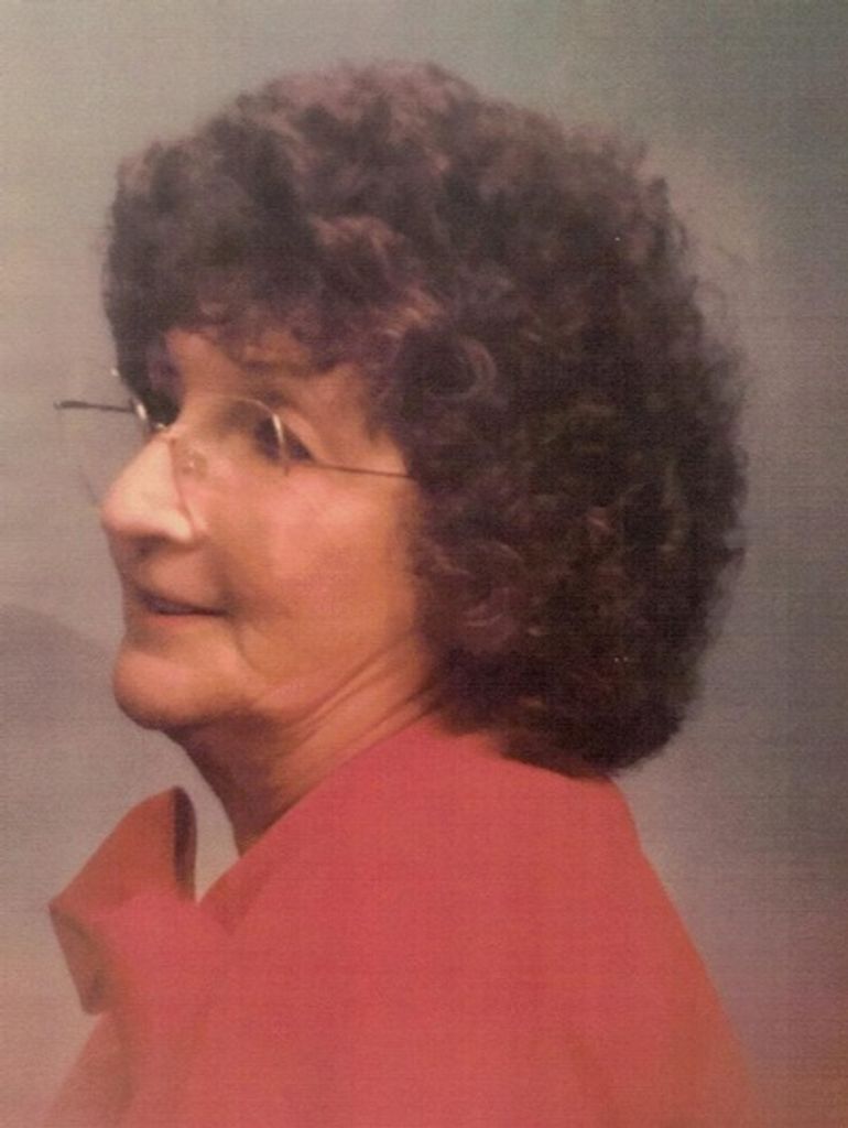 Veatrice "Ann" Ashmore Holmes