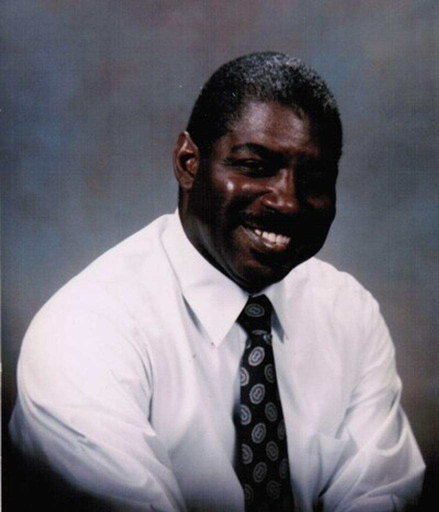 Lionel Manuel Profile Photo
