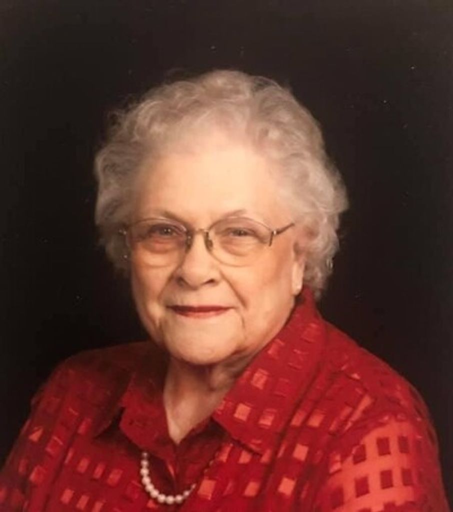 Lola Jeanne Cavness Profile Photo