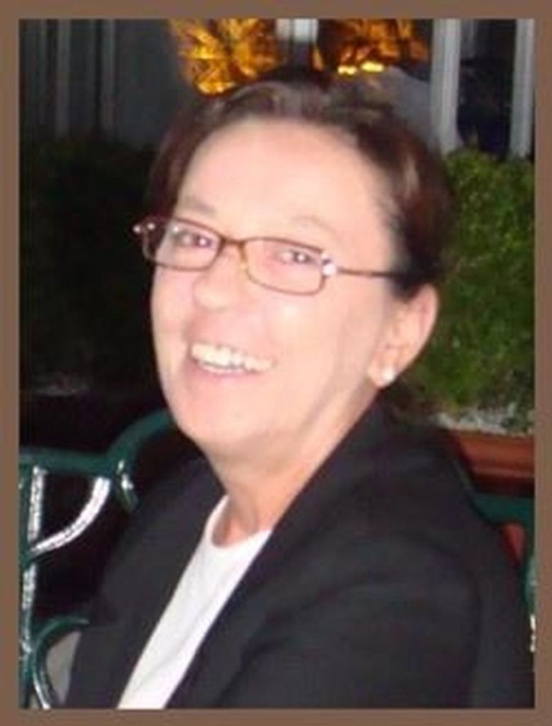 Dawna J Dziubeck