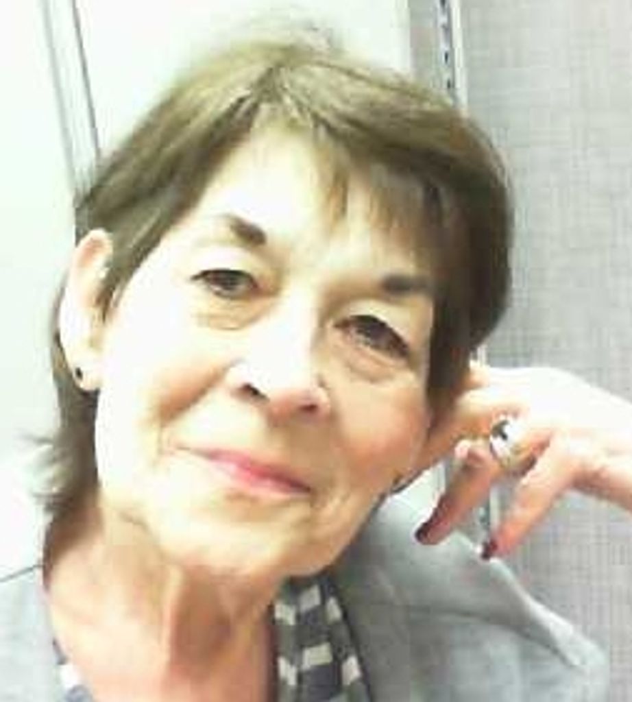 Gloria J. (Hankman)  Fentress