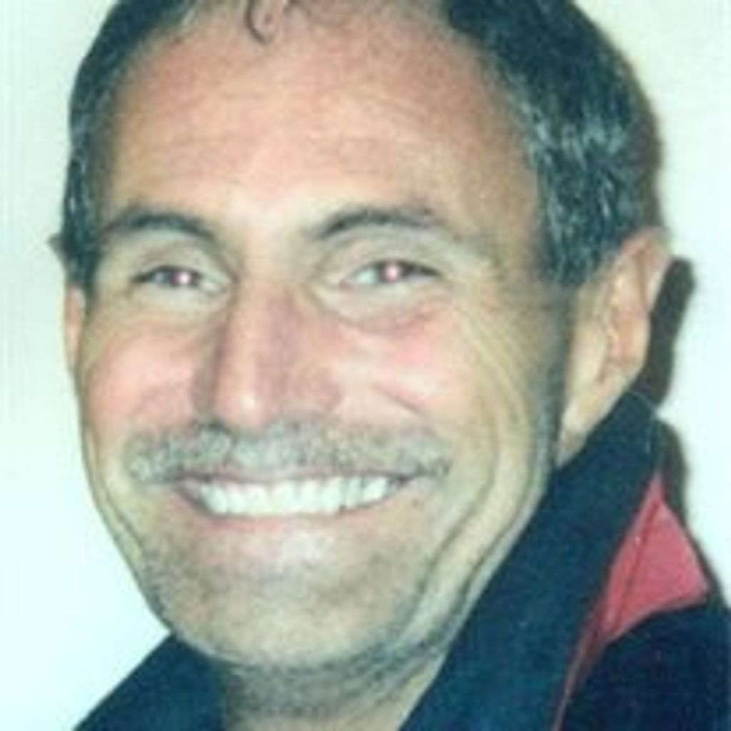 Robert D Vespi