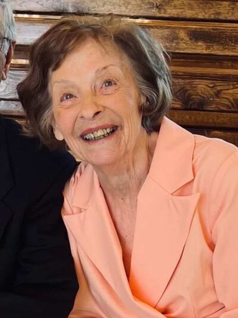 Lola May Hamilton Profile Photo