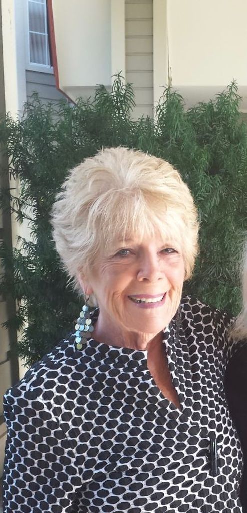 Suzanne M Mertlik