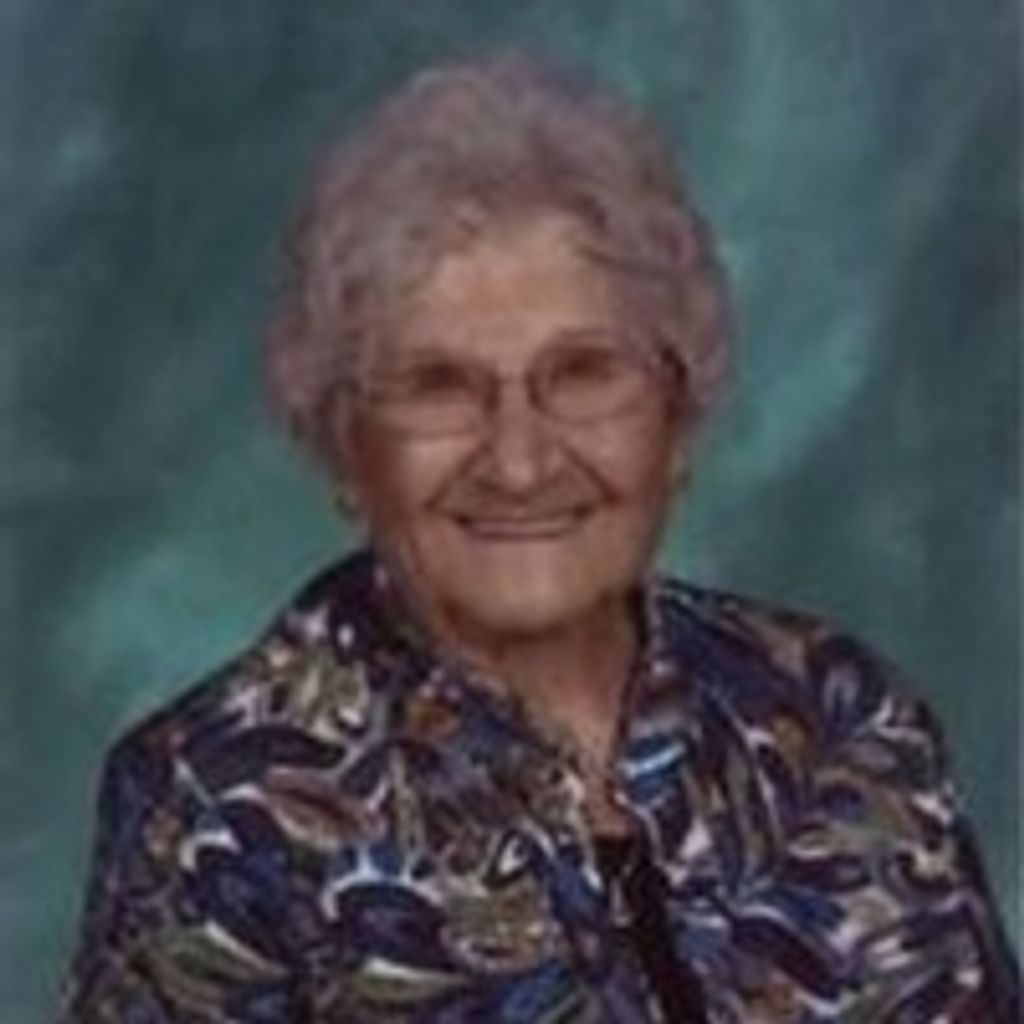 Evelyn M Schultz