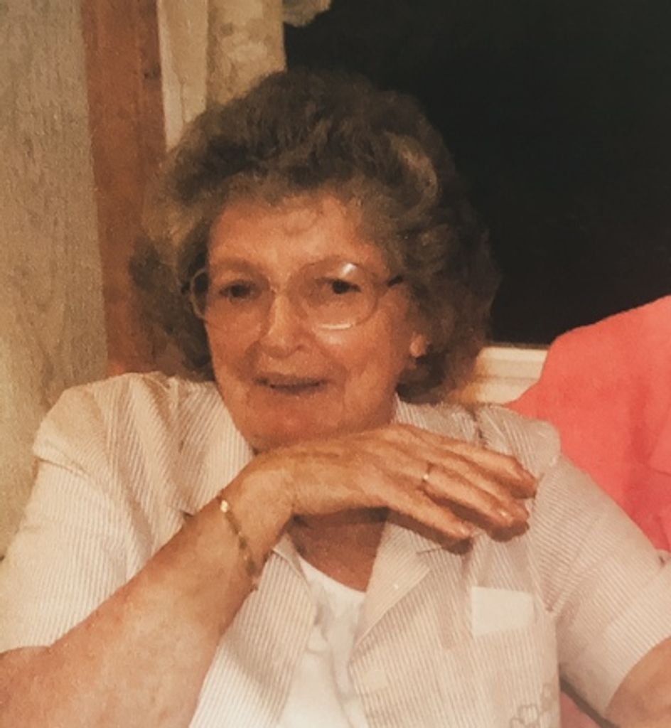 Naomi Elizabeth Carmine Profile Photo