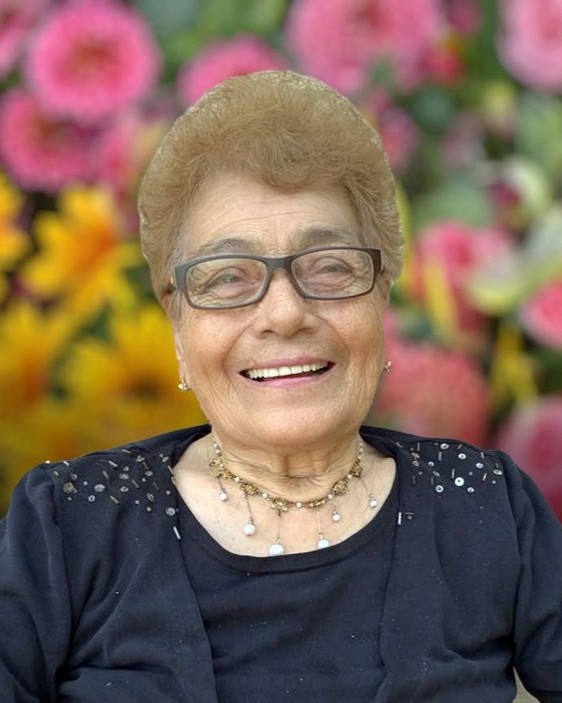 Esperanza Almendarez De Briseño Profile Photo