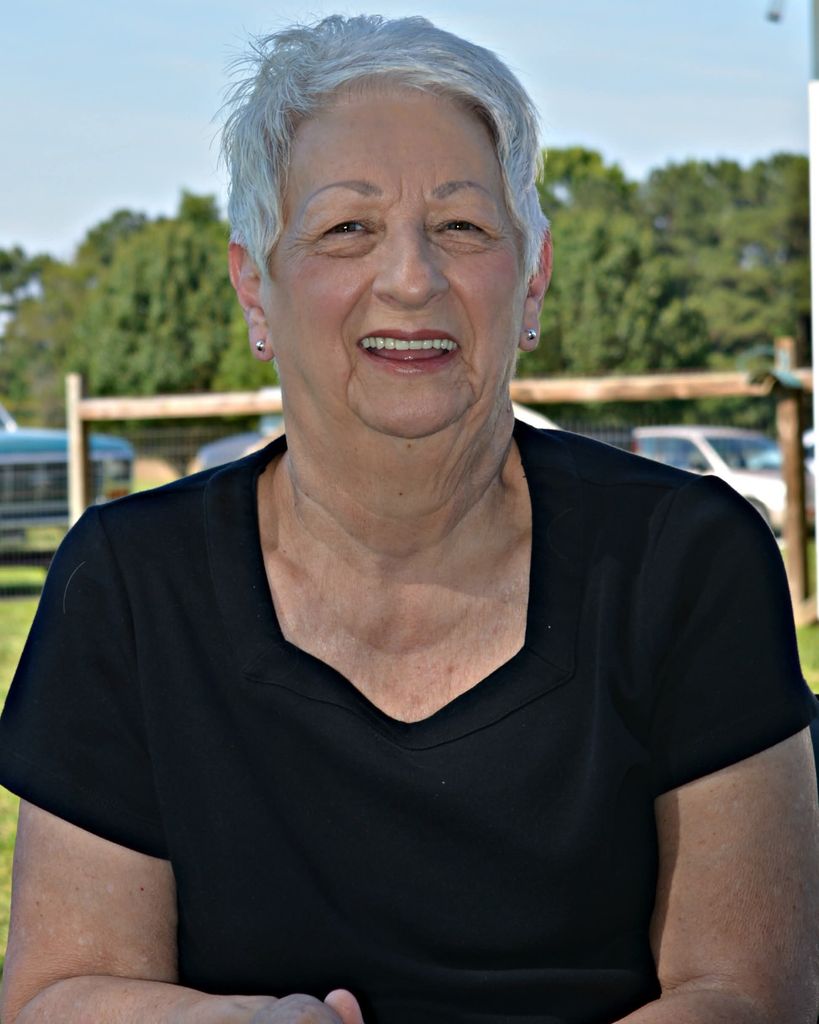 Elizabeth Burns Profile Photo