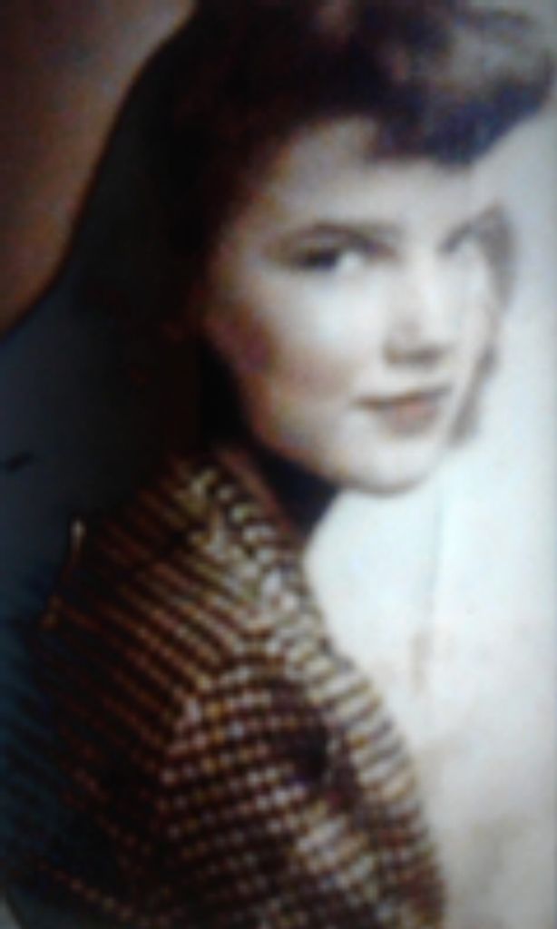 Elizabeth Holmes Profile Photo