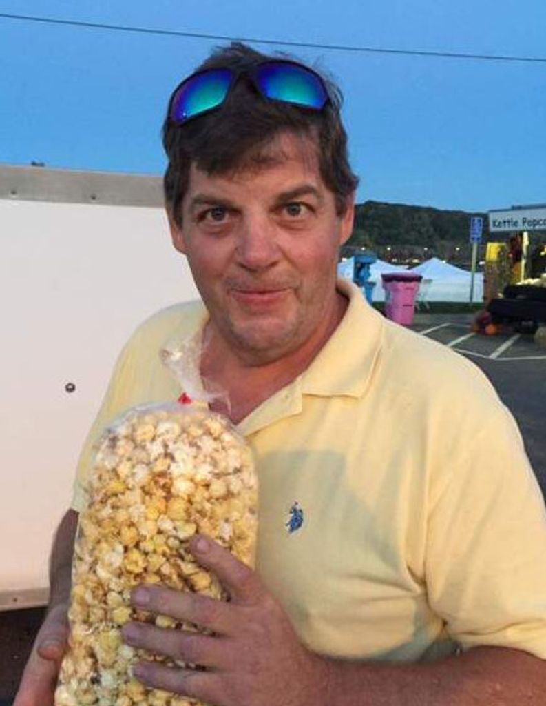 Thomas Farnham Profile Photo