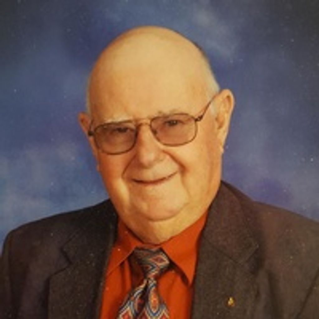 Robert "Bob" Lindly