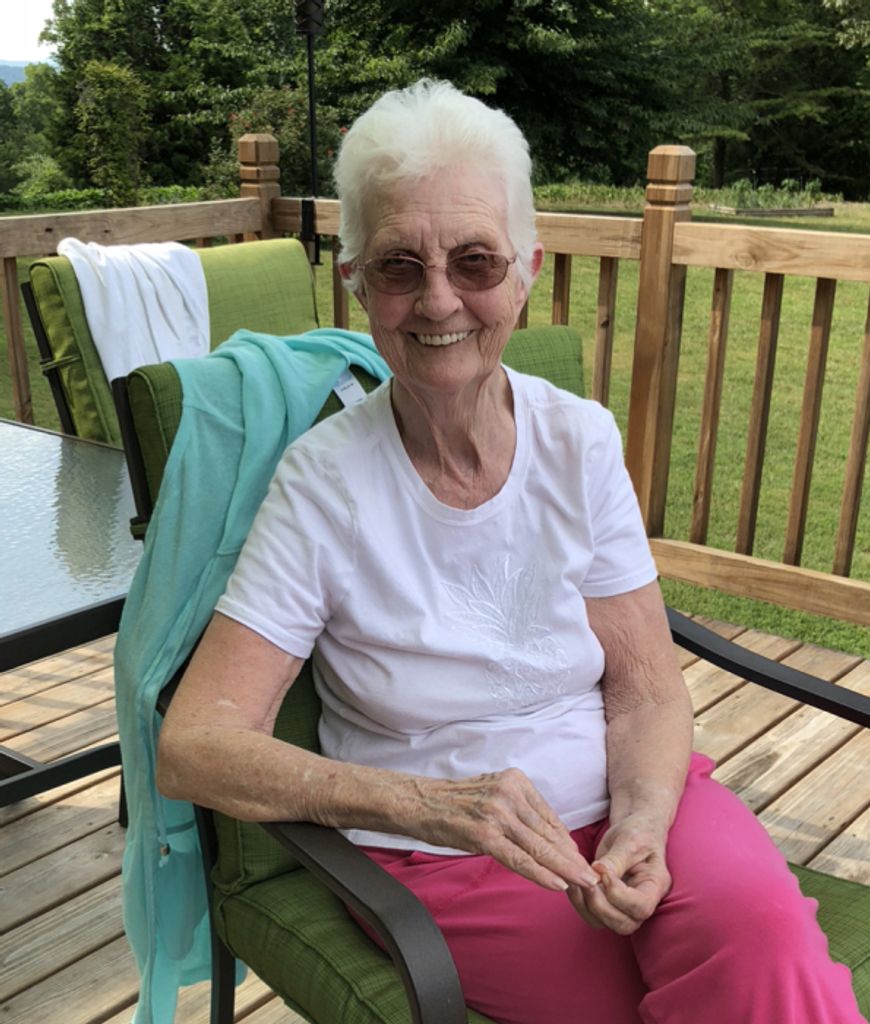 Betty Jo (Frost)  Reynolds