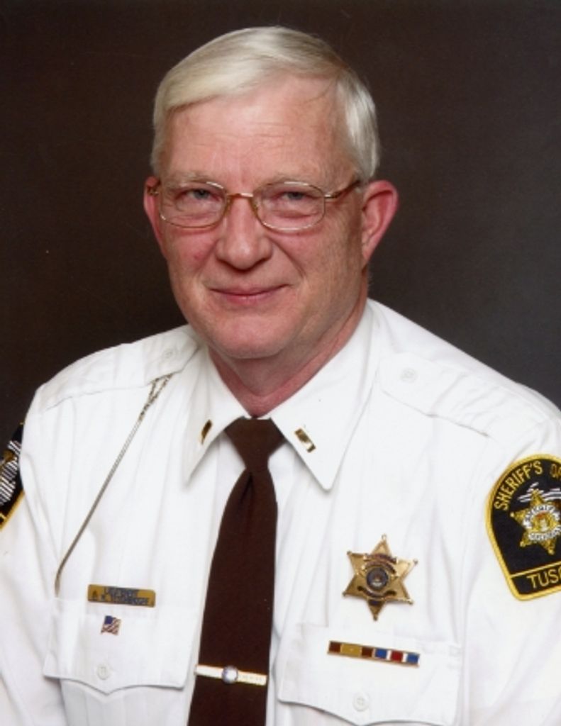 Leland Ward Teschendorf Profile Photo