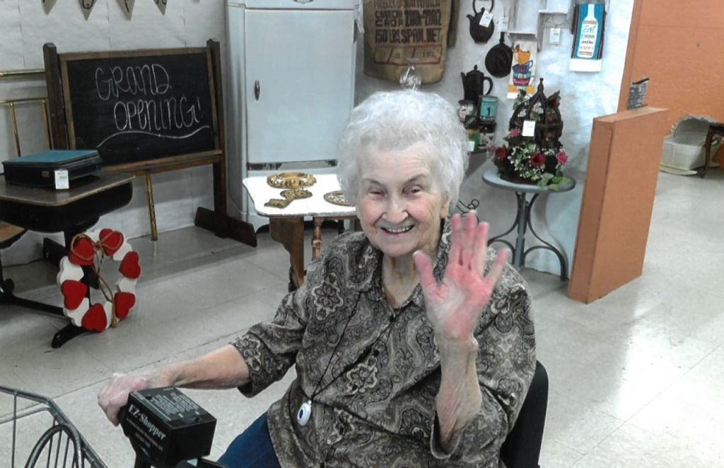 Dorothea "Dottie" Mae (Schaub)  Henz