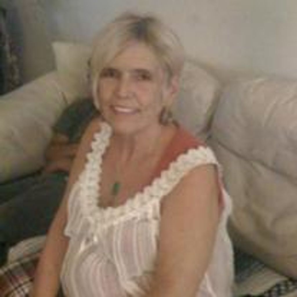 Cynthia A Ray