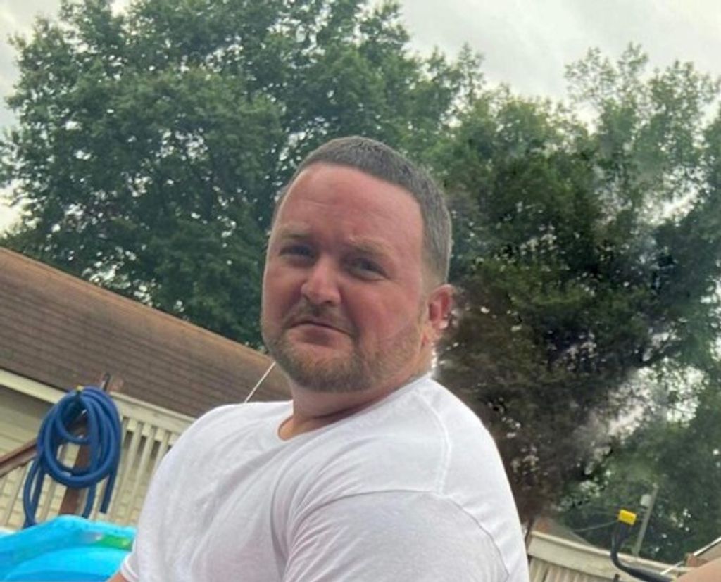 Joshua Dennis Profile Photo