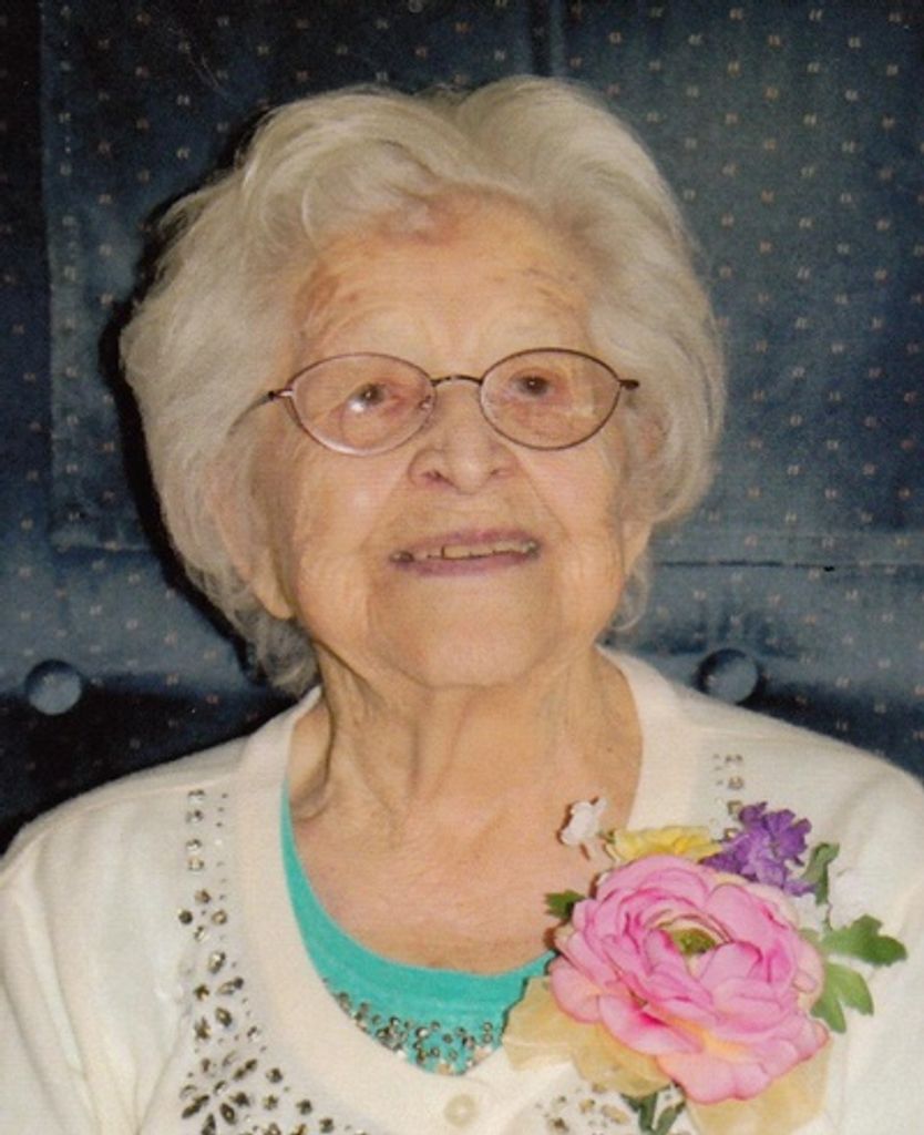 Elizabeth Marquart Profile Photo