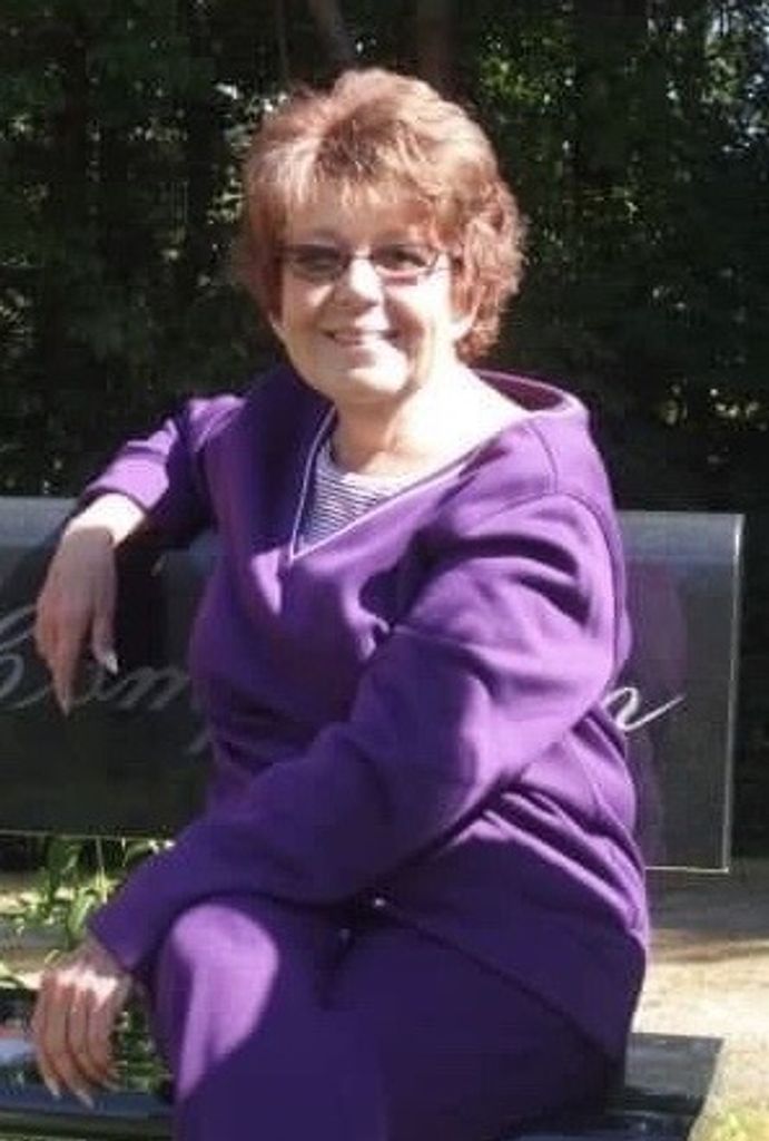Lynda Vail
