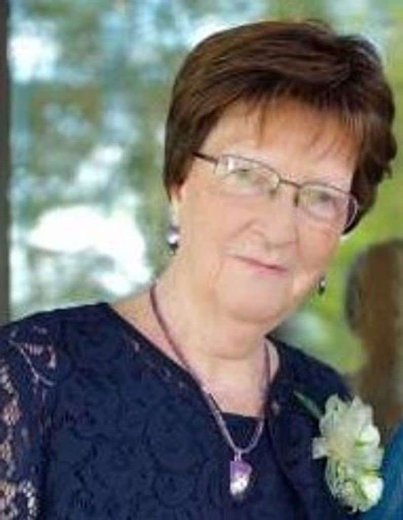 Carolyn (Walker)  Calvert