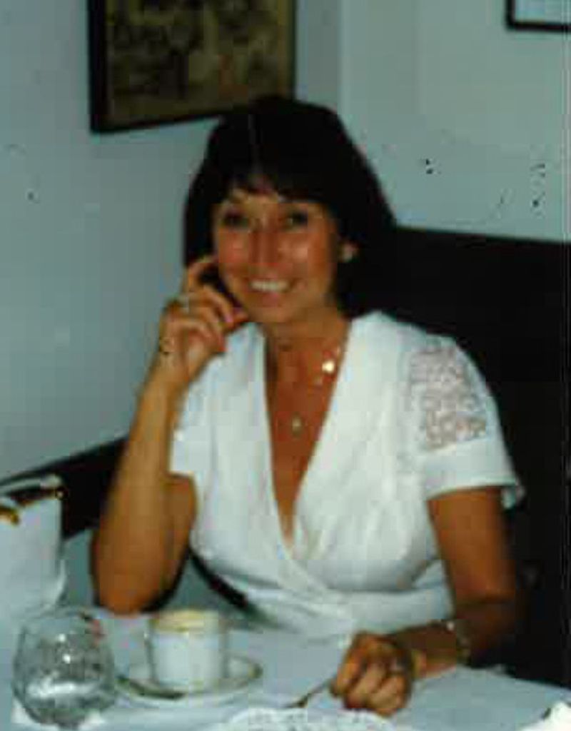 Arlette Bolliger (Née Deneffe)