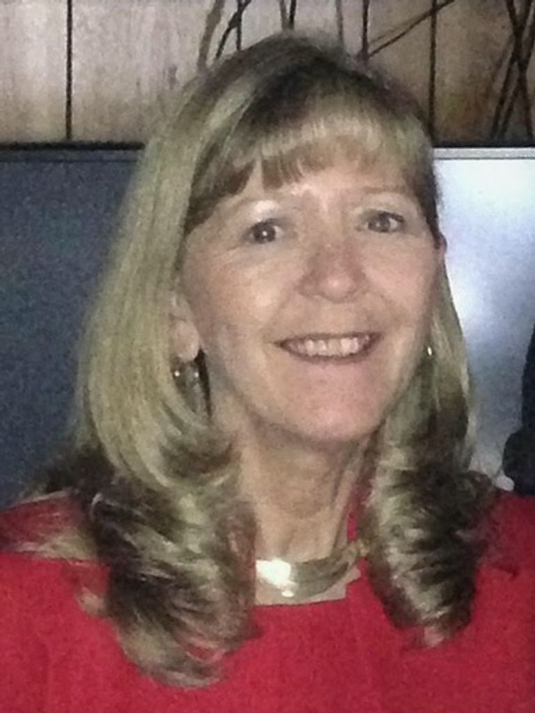 Sandra Marie "Sandy" Hushour Robertson