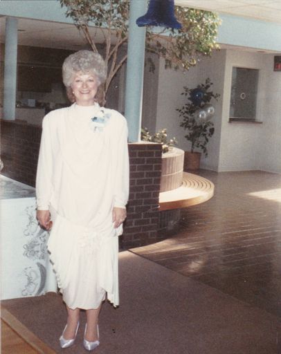 Carolyn J. (Bergstrom)  Bohl photo gallery thumbnail 38 of 133