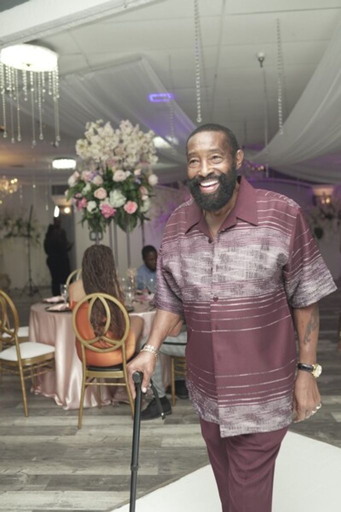 Mr. Leon Greer
