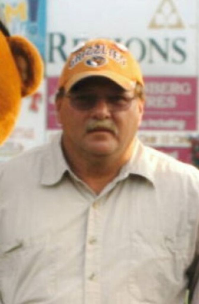 Gordon Lee Escher Profile Photo